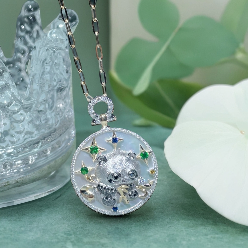 小熊猫吊坠贝母竹节18k钻石项链