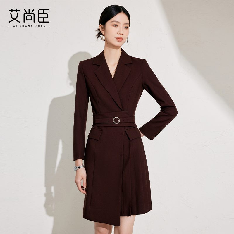 高端法式安可拉红秋冬连衣裙女2024新款高级感正式场合红色西装裙