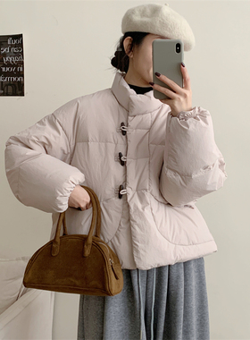 初吾家2025冬季新款韩系立领牛角扣短款羽绒服女甜美减龄保暖外套