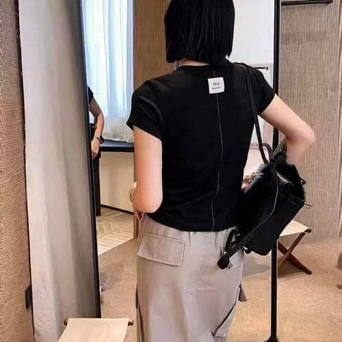 欧货春夏新款简约纯色后背刺绣弹力正肩短袖T恤小衫打底衫半袖潮T