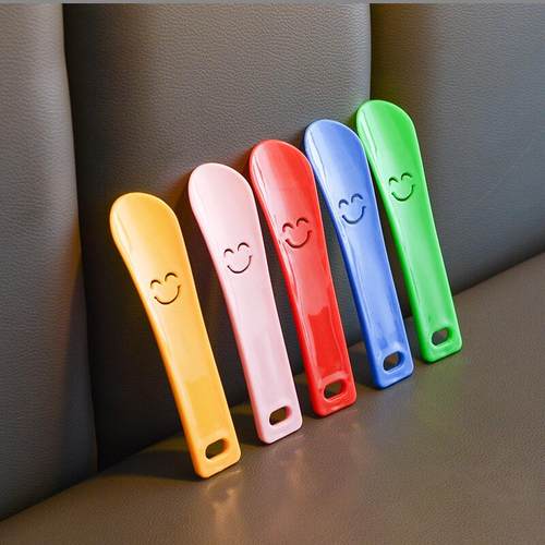 短款小巧款塑料可挂鞋拔子提鞋器