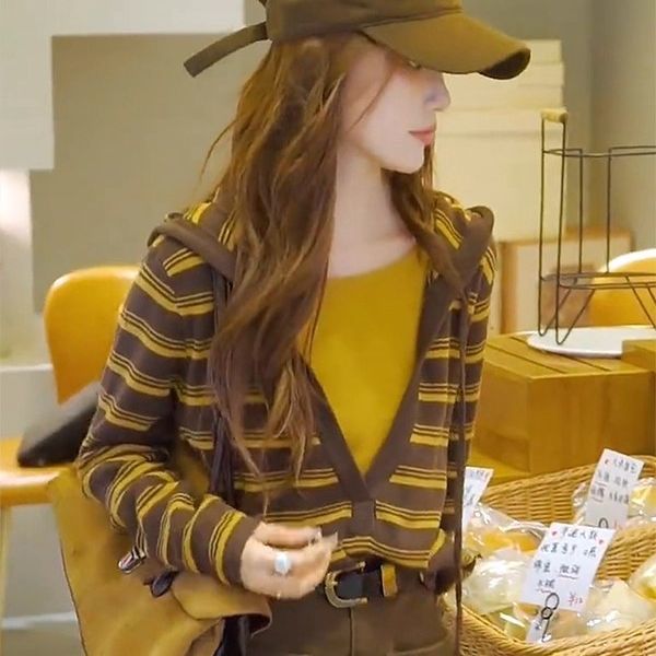 韩版减龄撞色条纹连帽针织衫女装今年流行爆款假两件显瘦休闲上衣