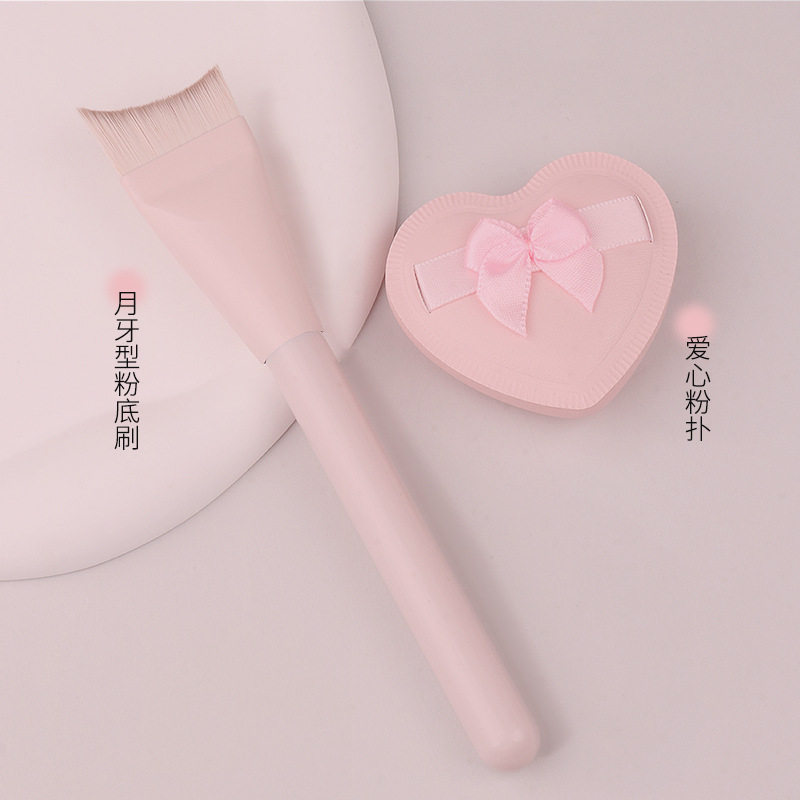 桃夭月牙粉底刷超薄扁头一刷无痕服帖不吃粉化妆师专用软毛