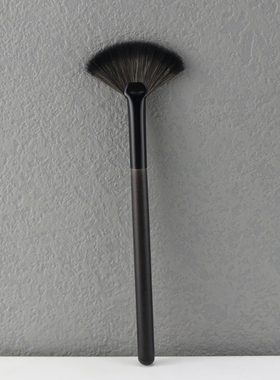 扇形高光刷修容刷扫粉刷子超柔软沧州化妆刷防尘动物毛余粉刷