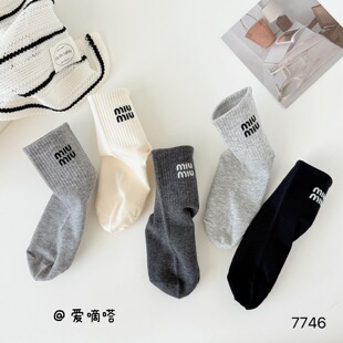 爱嘀嗒爱嘀嗒儿童袜子春秋冬棉韩版字母MIU男女童学生中筒袜