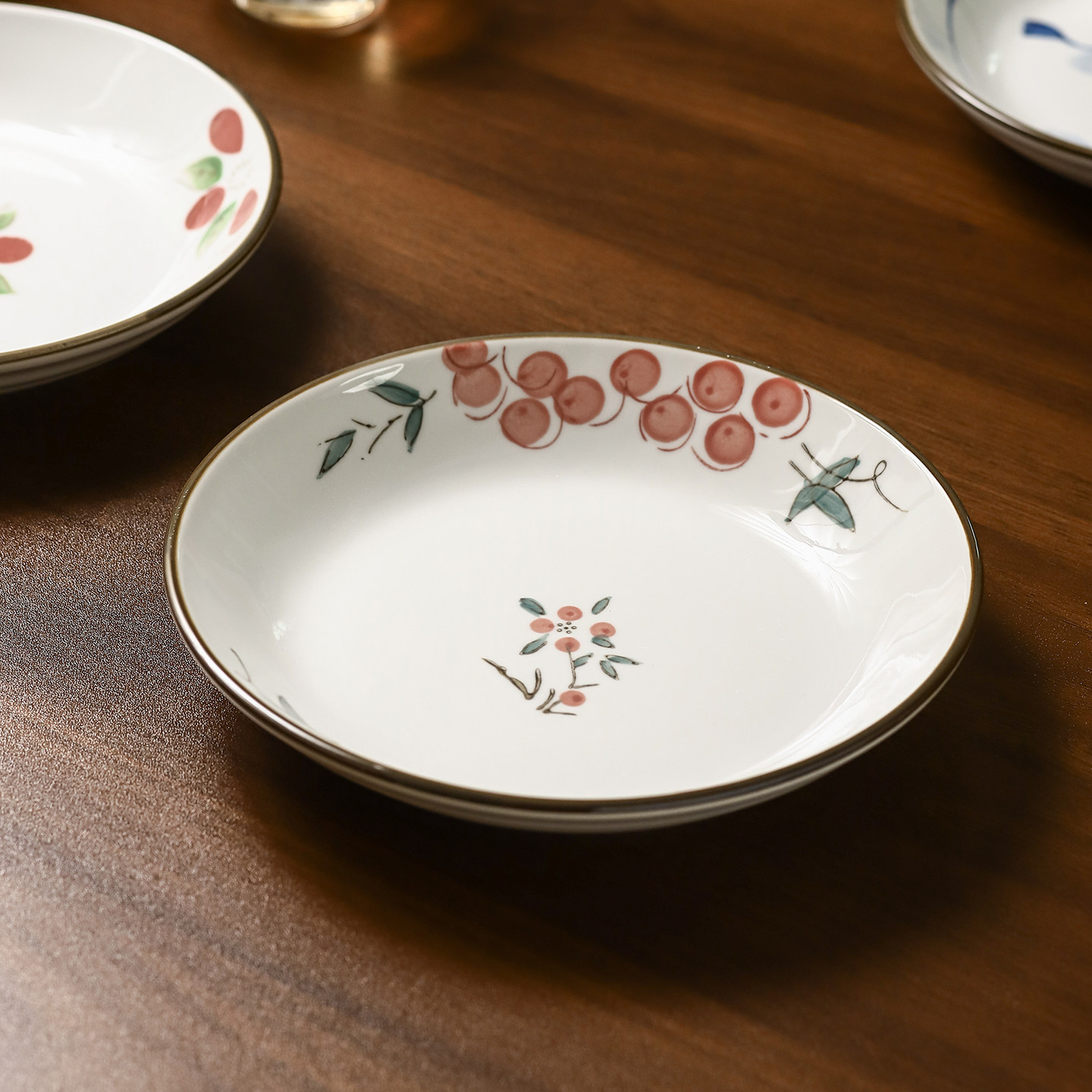 日式釉下彩手绘陶瓷盘子家用盘子菜盘深盘饭盘碟子微波炉烤箱餐具