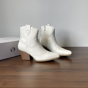 外贸大码西部牛仔靴女2025新款粗跟尖头刺绣复古白色短靴时装靴子