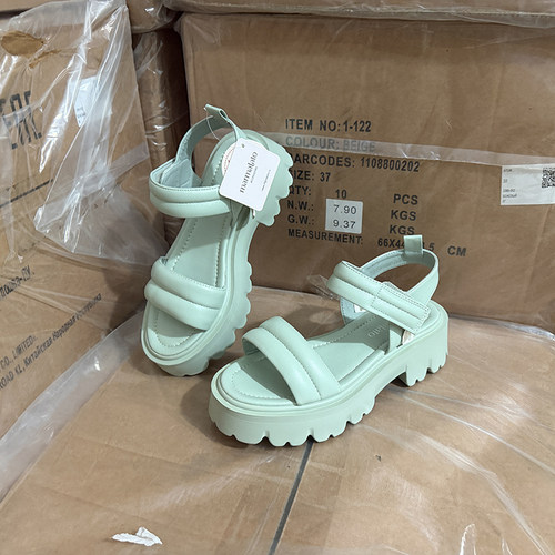 真皮厚底一字带大码沙滩凉鞋女