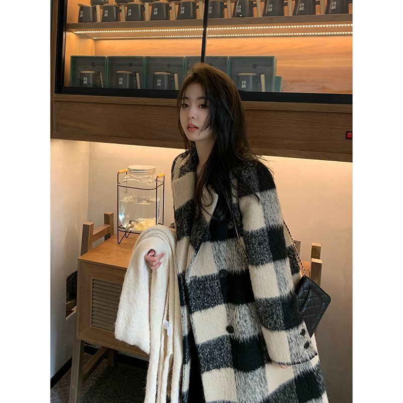今年流行长毛羊毛呢大衣拼接黑白格子外套女格子长款呢子大衣秋冬
