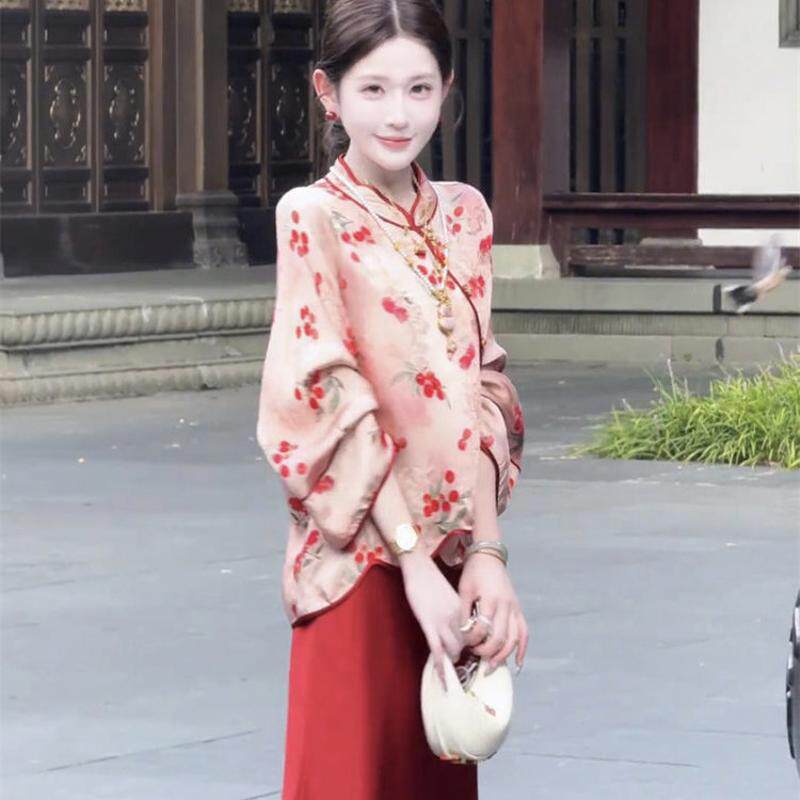 2026秋季网红新品新中式套装裙女国风红色缎面印花盘扣外套半身裙