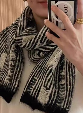 韩代款/ 含羊毛复古黑色破洞条纹针织围巾情侣时髦加厚保暖围脖女
