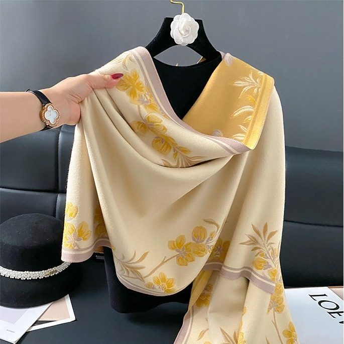 黄色花卉围巾女士冬季仿羊绒长款空调房披肩外搭双面加厚保暖围脖