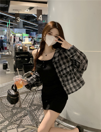 Summer Korean version 2022 new fashion chic French loose short section slim plaid all-match long-sleeved shirt women's tide