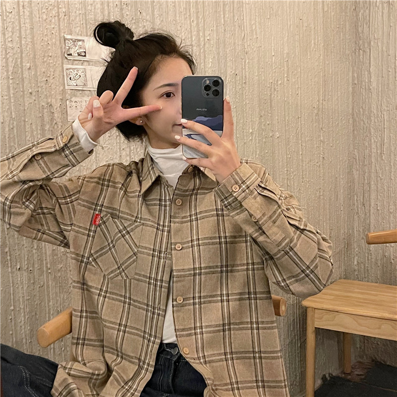 Real photo Plaid Shirt women's spring and autumn new style shirt fashion Hong Kong Style coat couple student leisure base coat