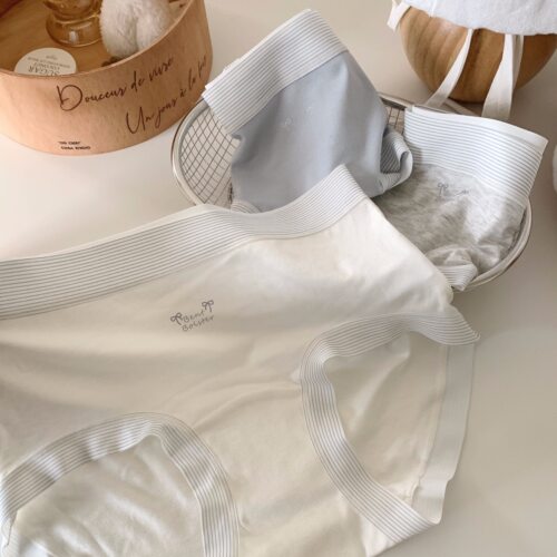 =女士内裤简约舒适无痕包臀少女中腰弹力包臀内裤四季舒适感
