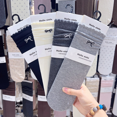 XINLU木耳边刺绣蝴蝶结袜子女