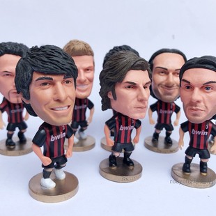 球迷纪念用品AC米兰卡卡席尔瓦因扎吉巴神贝克汉姆足球星公仔摆件