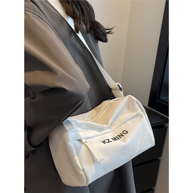 白色日系夏天帆布包女士2026新款小个子上班通勤小挎包单肩斜挎包