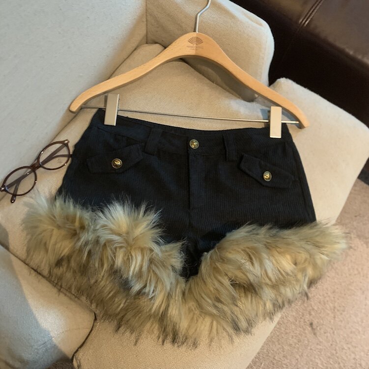 美式辣妹毛毛拼接牛仔短裤女2025秋冬新款显瘦高腰性感提臀热裤