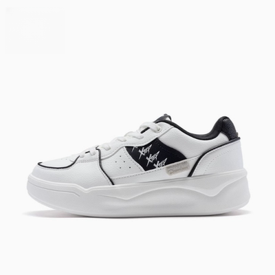 特步板鞋2023秋冬新款