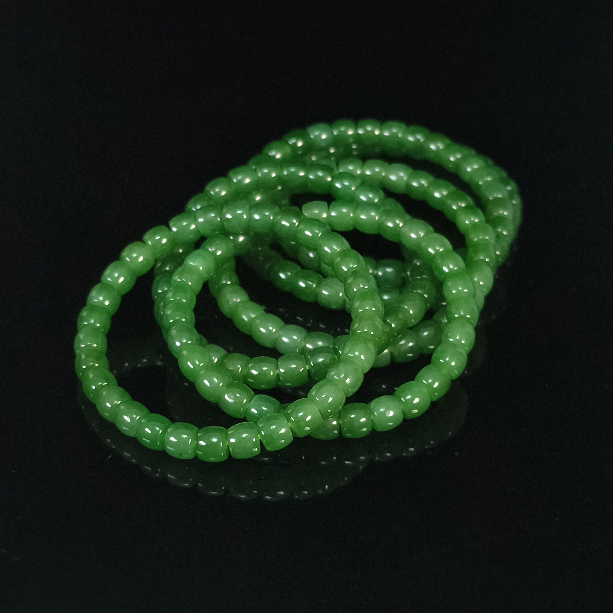 和田玉碧玉菠菜绿切珠手串   尺寸6*7mm*30粒    周长17cm