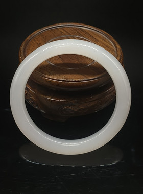 和田玉羊脂白玉手镯     内径55mm   重量47.047克 24090400056