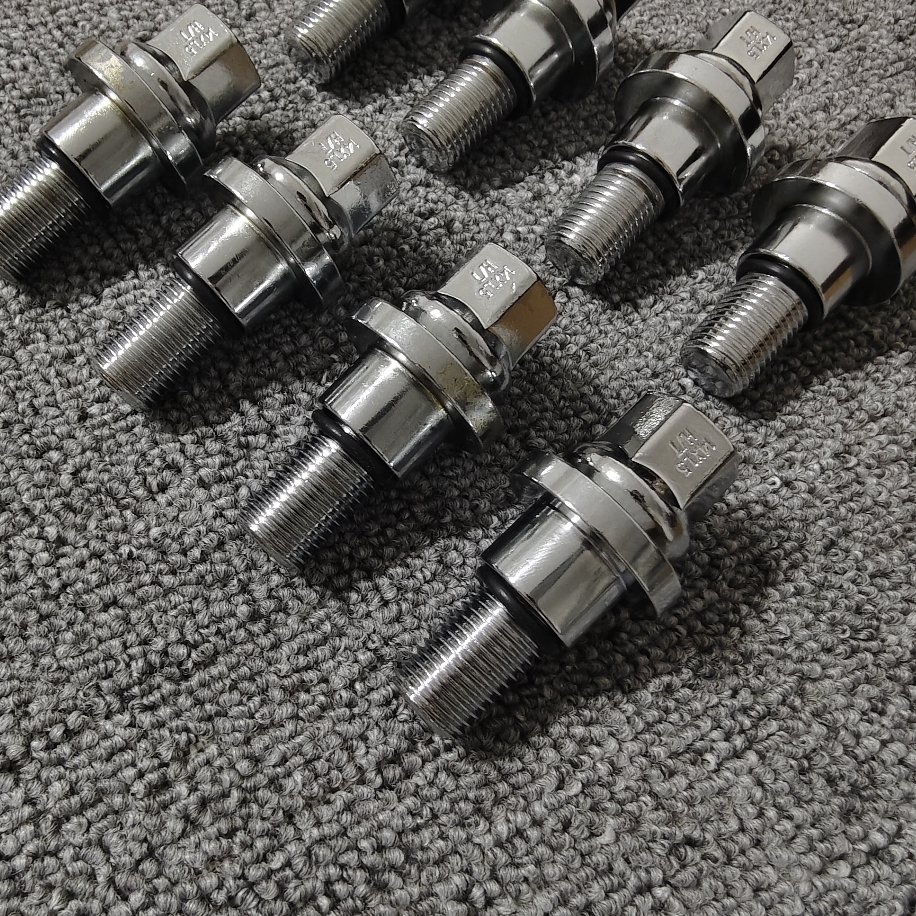 适配丰田雷克萨斯皇冠平口轮毂改装螺丝螺杆螺栓M14-1.5