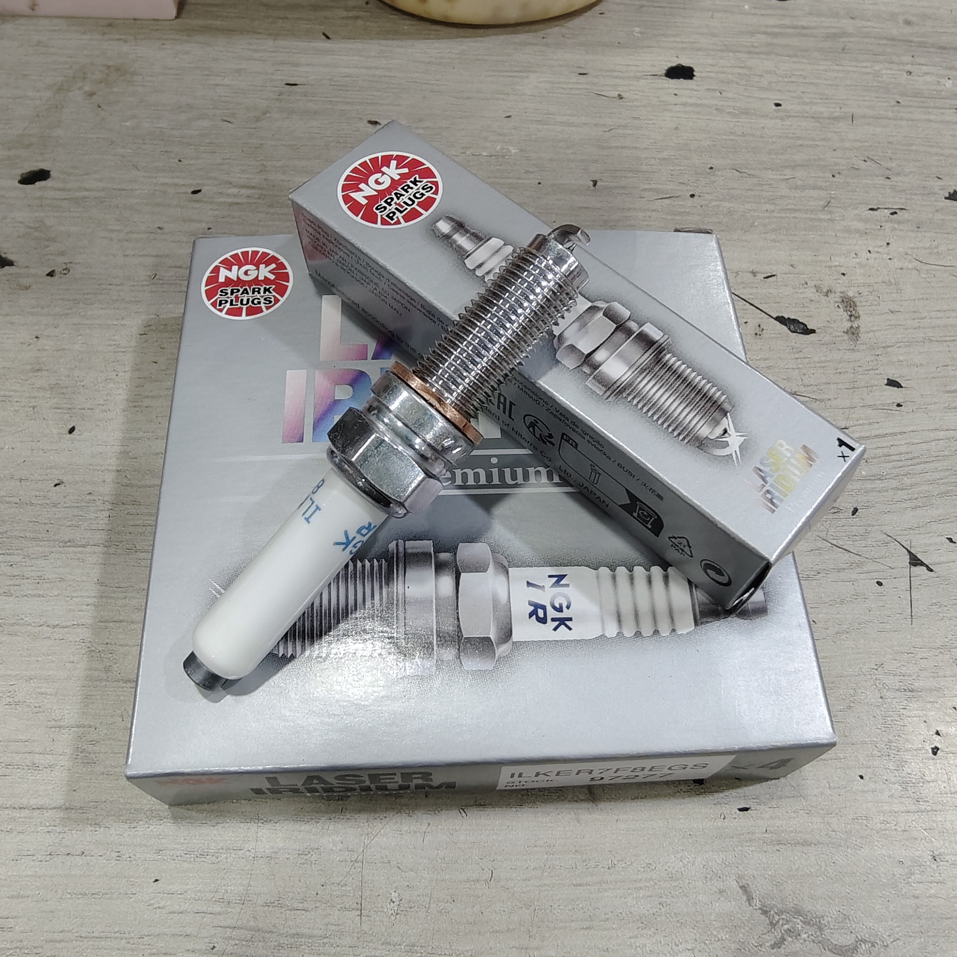 进口NGK铱铂金火花塞适配大众211 1.5T高尔夫8 ILKER7F8EGS97277