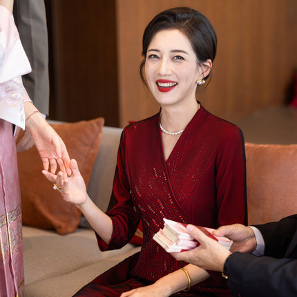 喜婆婆婚礼礼服大码结婚红色旗袍裙2025新款高端喜服胖妈妈婚宴装