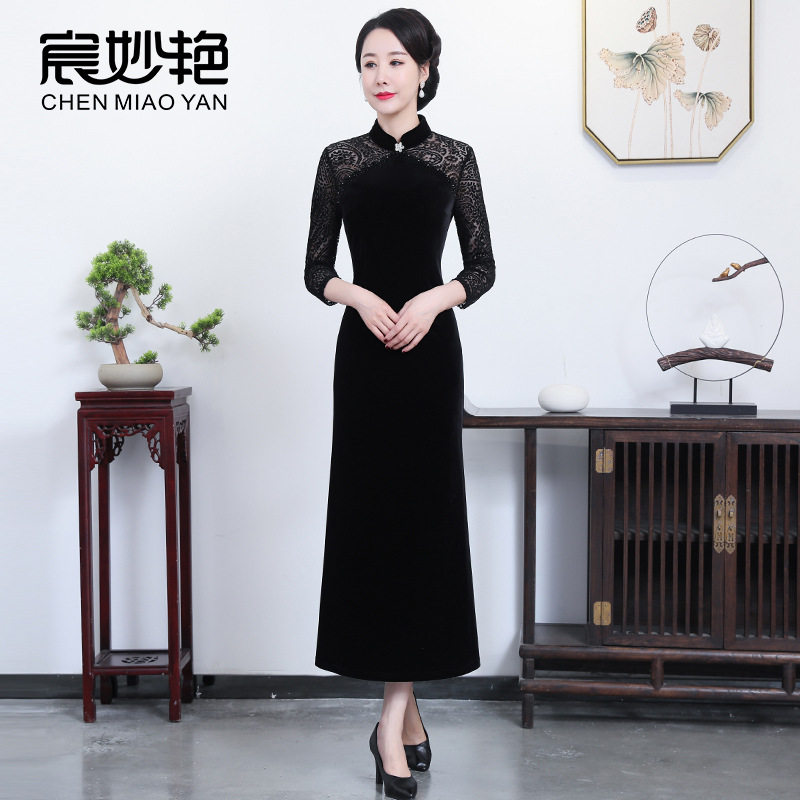 宸妙艳2025春季新款旗袍主持旗袍