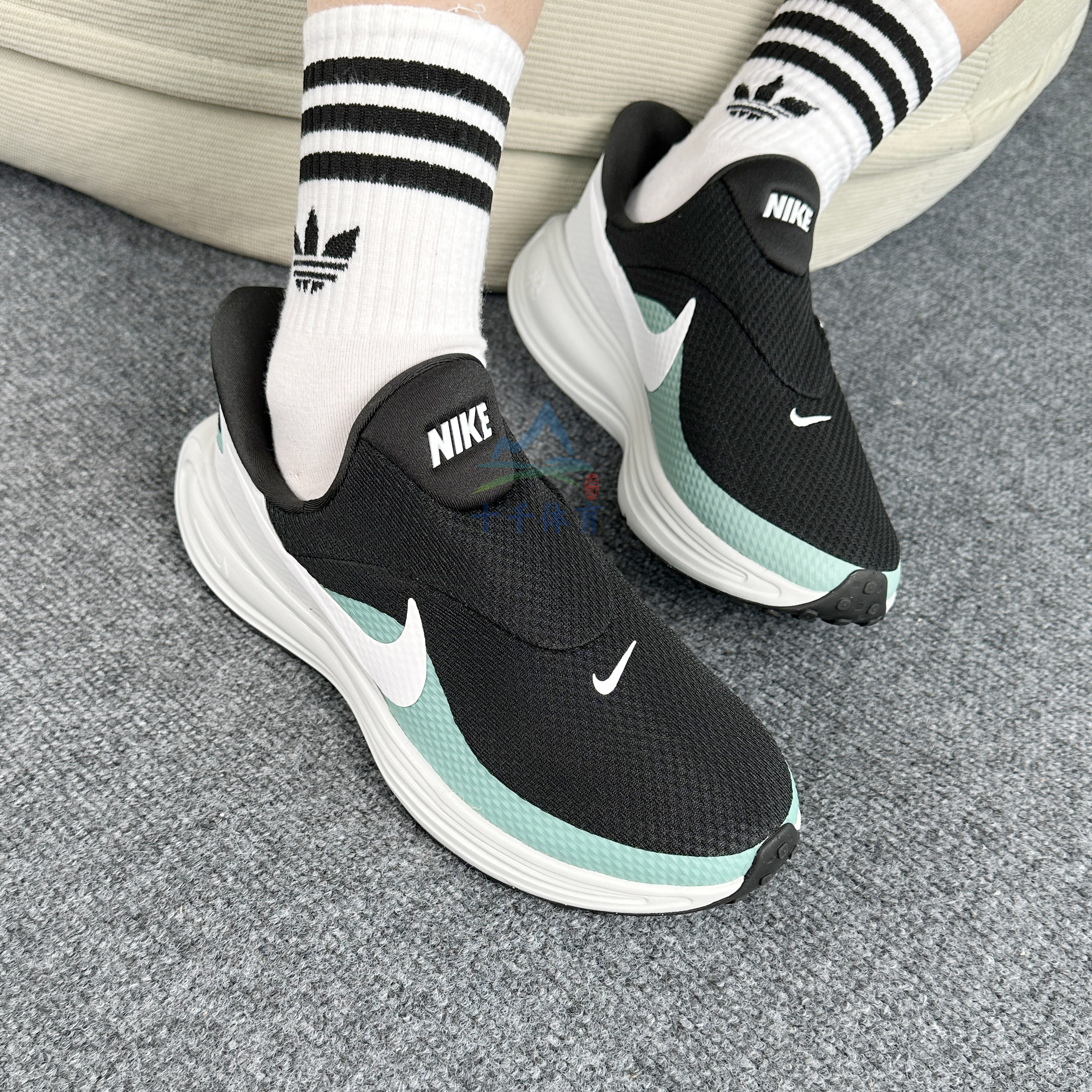 耐克男子运动轻便缓震透气跑步鞋