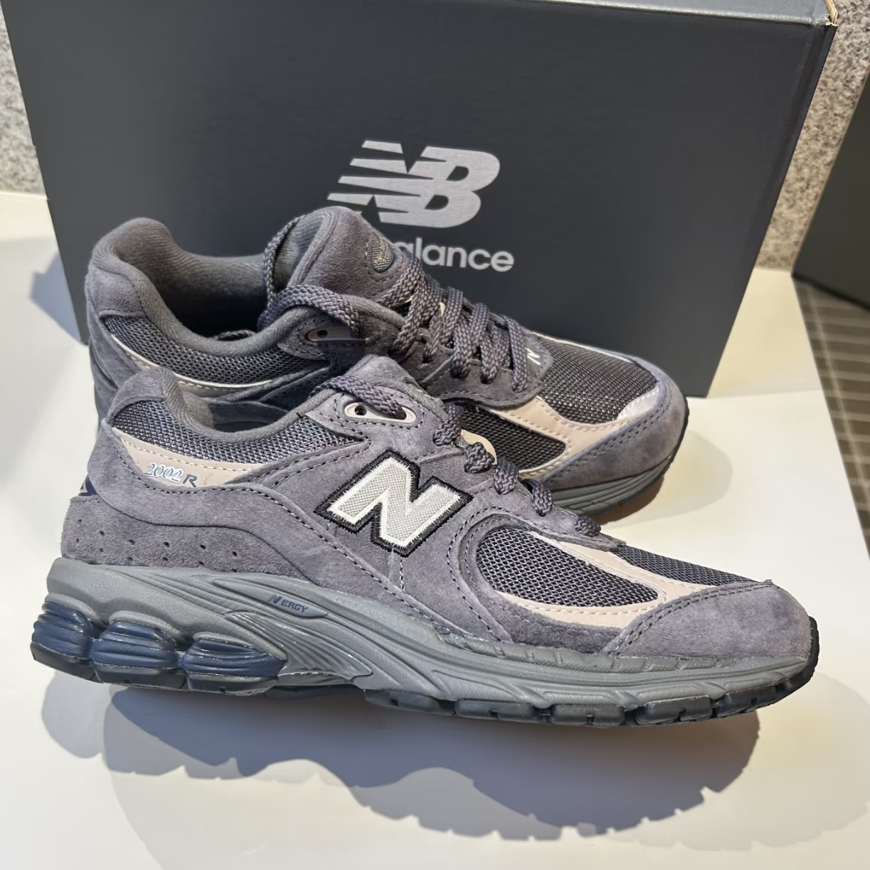 NewBalance男女款复古休闲鞋