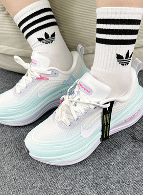 NIKE耐克女25新款VOMERO PLUS训练减震网面透气运动跑步鞋IM6682