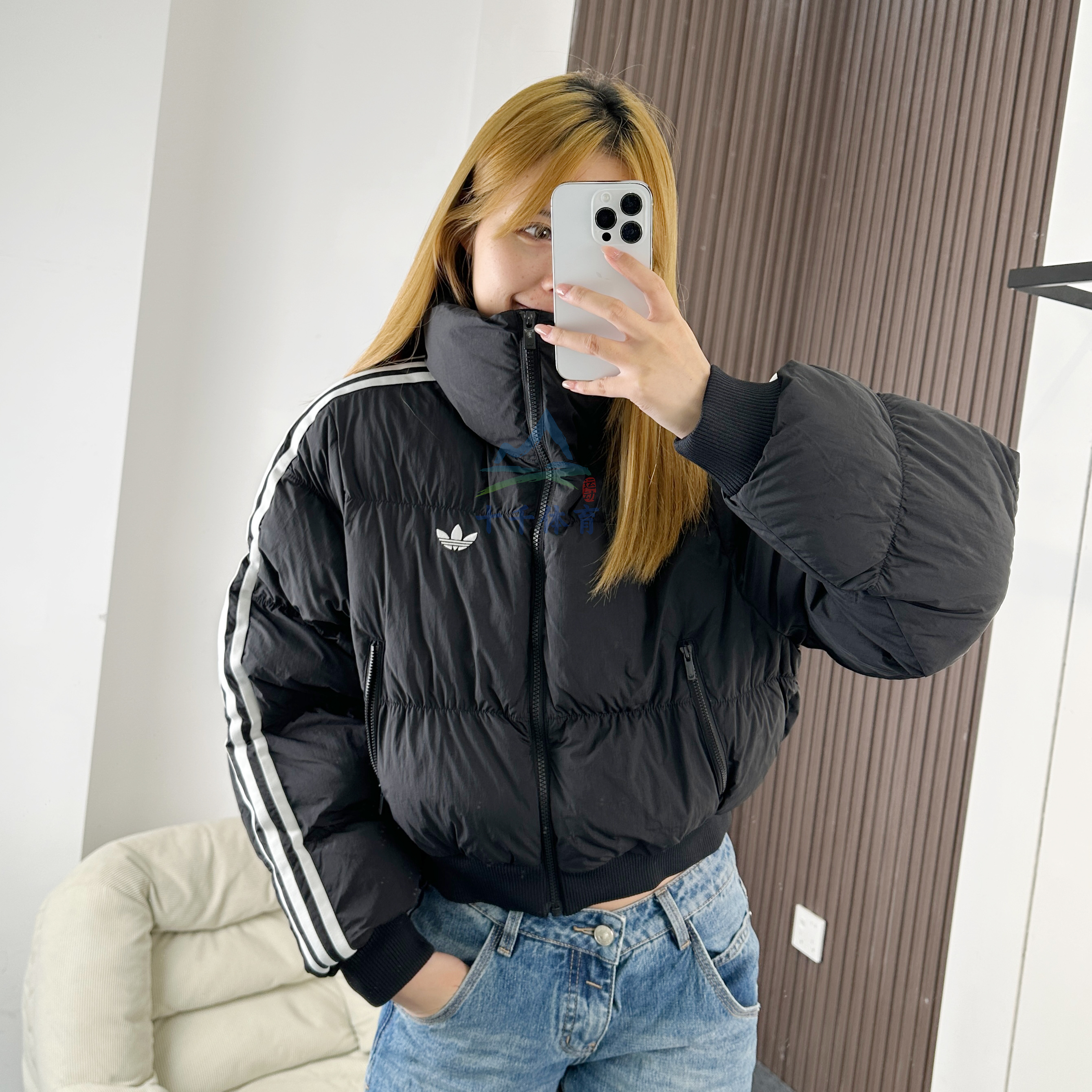 阿迪达斯三叶草女子运动棉服外套