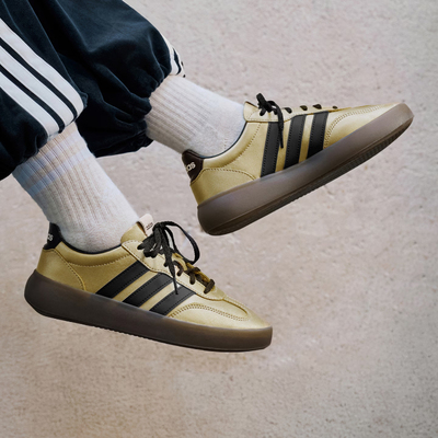 阿迪达斯男女款低帮耐磨休闲板鞋