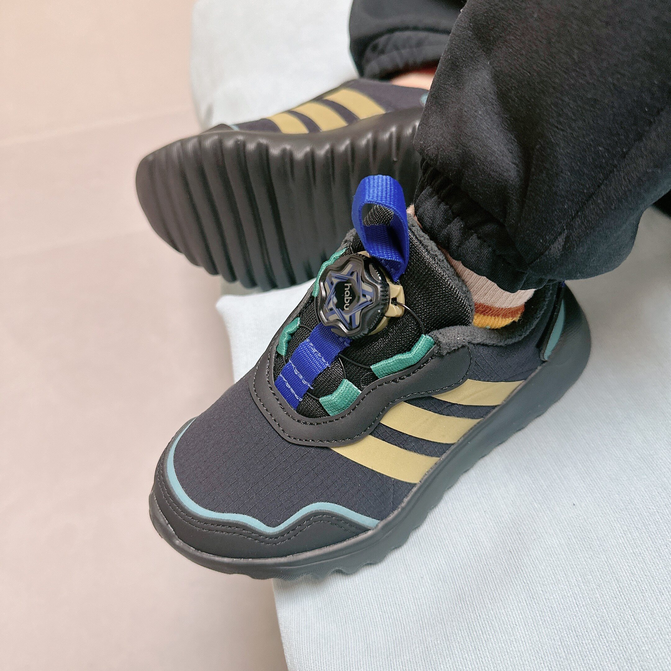 阿迪达斯儿童BOA加绒保暖运动鞋