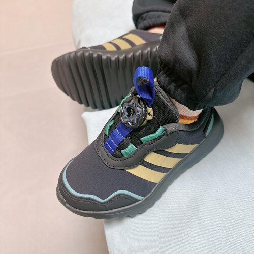 阿迪达斯儿童BOA加绒保暖运动鞋