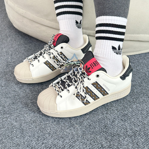 阿迪达斯三叶草复古贝壳头板鞋