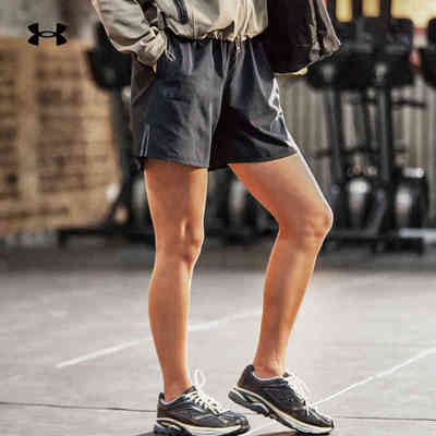 安德玛UA女子训练健身运动短裤