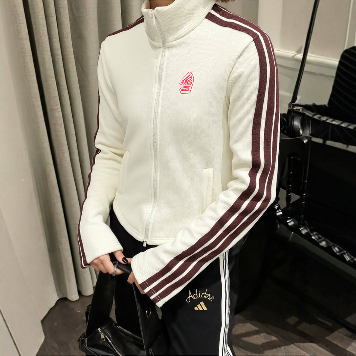 阿迪达斯女子短款外套小夹克衫