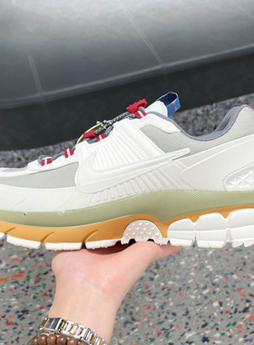 NIKE耐克男26新款Zoom Vomero Roam缓震运动透气跑步休闲鞋IQ1126