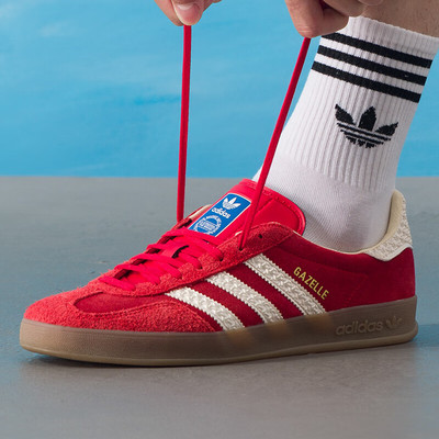 阿迪达斯男女款耐磨休闲德训鞋