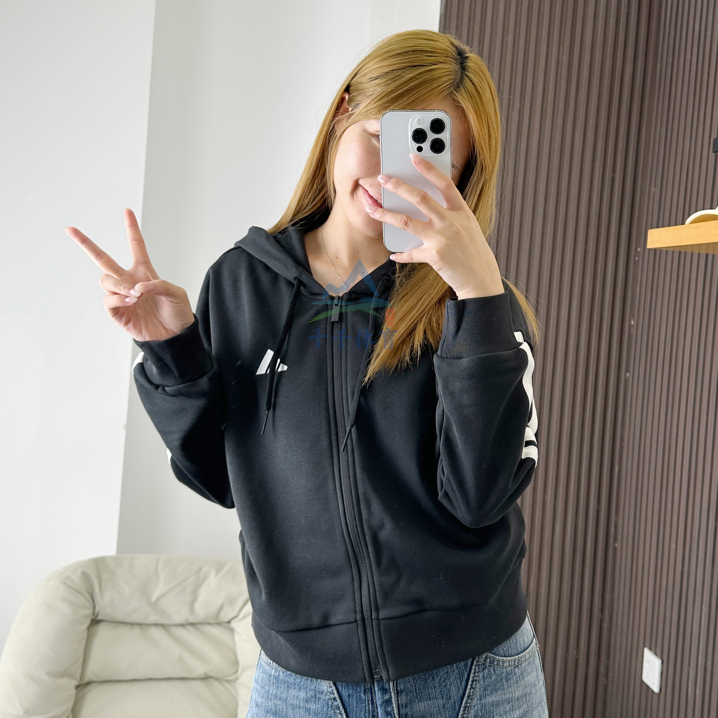 阿迪达斯女子针织连帽运动卫衣