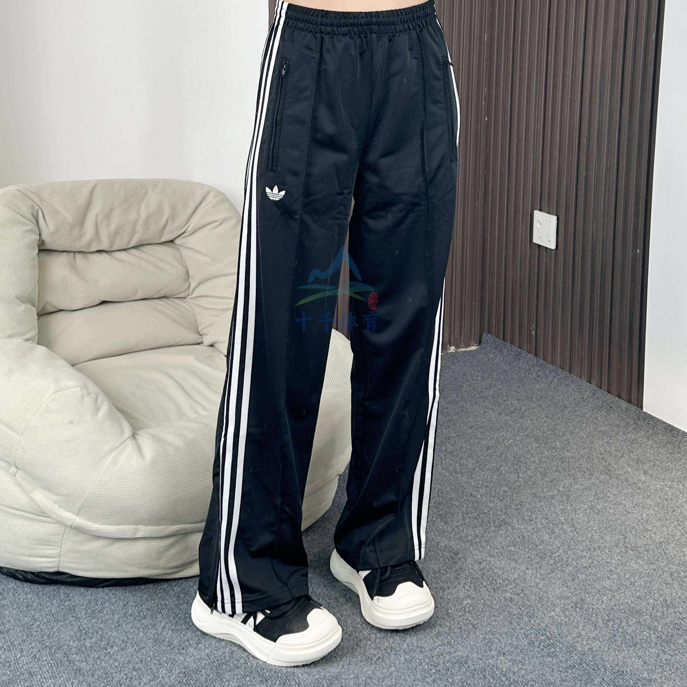 针织女子三条纹透气运动长裤直筒