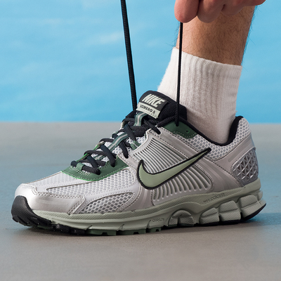 耐克男子Vomero5缓震跑步运动鞋