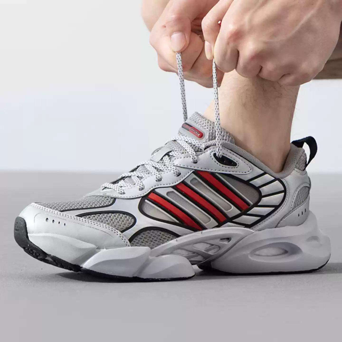 Adidas阿迪达斯新款男女透气缓震耐磨休闲网面运动跑步鞋IH2282