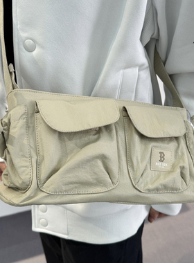 25新款MLB情侣斜挎包男女NY多口袋可调节单肩包休闲包3ACRB035N