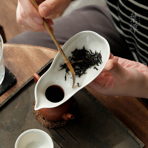 叶谭 天野葫芦茶则 草木灰陶瓷茶席配件带孔方便投茶茶荷