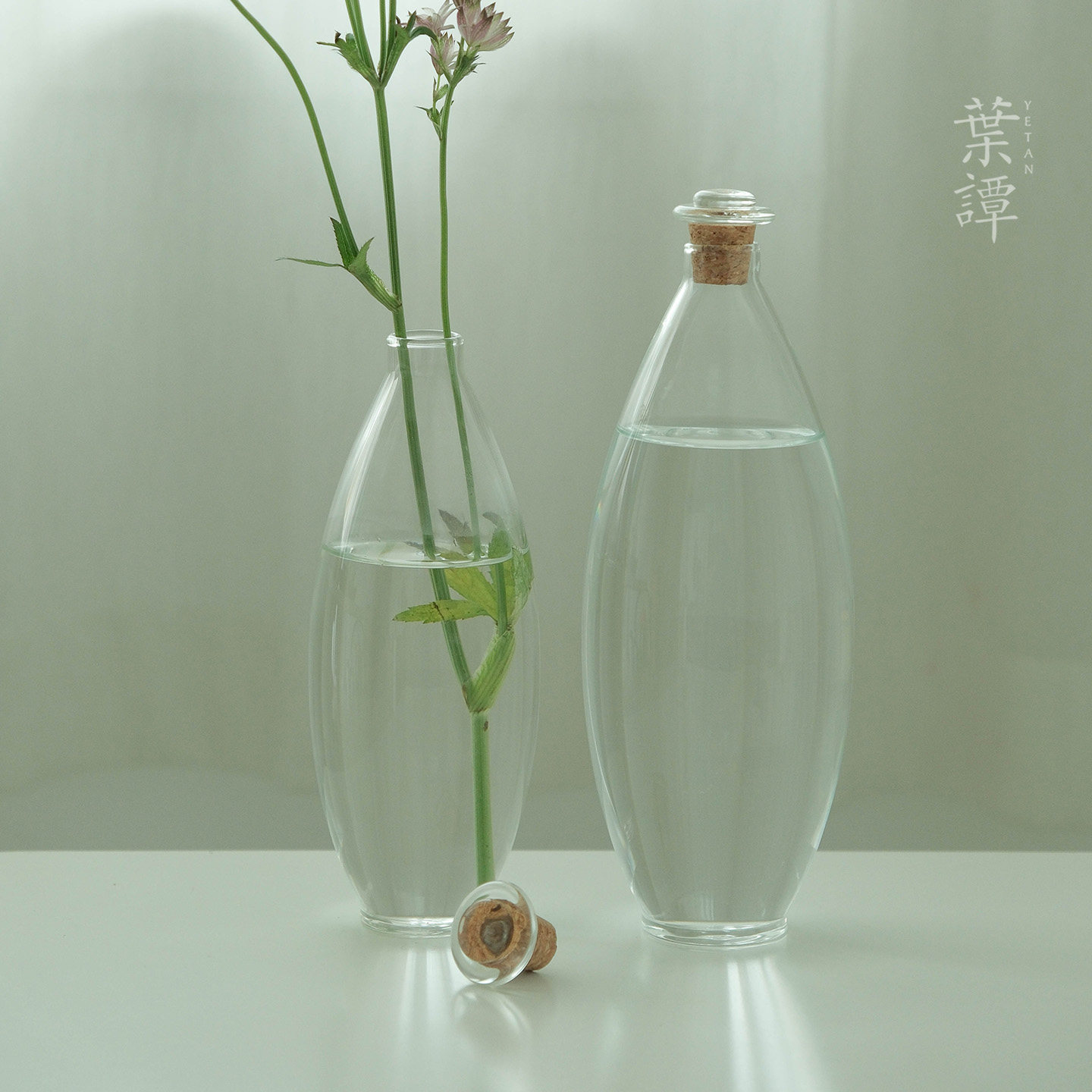叶谭中式人工吹制耐高温冷萃水瓶