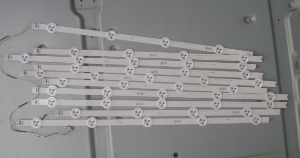 适用49E730A定制原装灯条